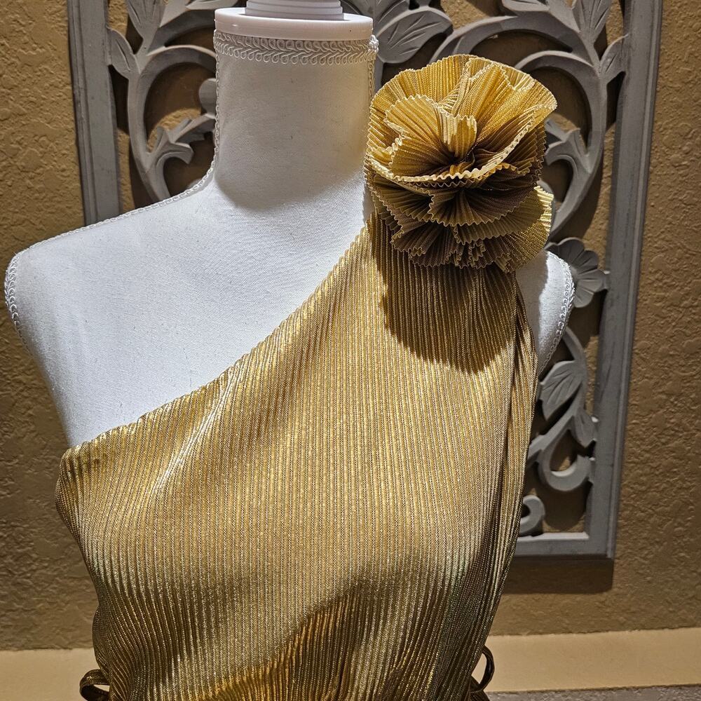 Mable Gold One Shoulder Pleated Mini Dress S Metallic Holiday Party NYE Bow - Picture 7 of 13